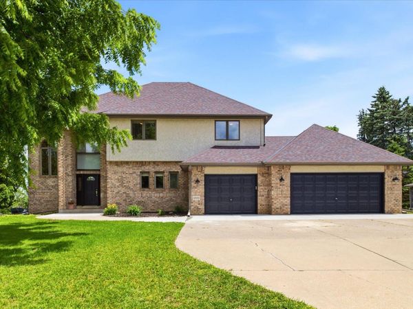 5900 Otter Ridge Circle , White Bear Lake, MN 55110