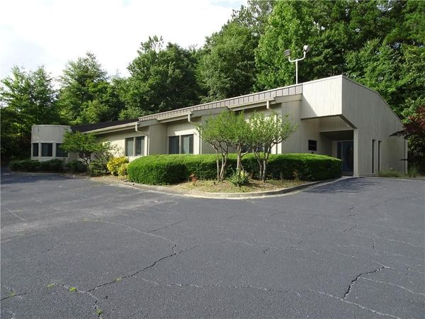 2200 Fountain Drive , Snellville, GA 30078