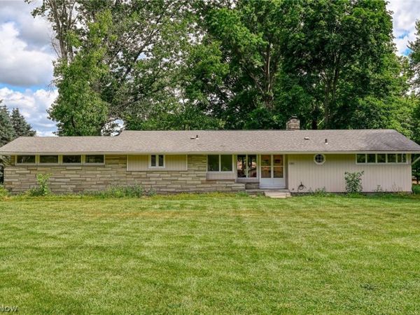 919 Robinson Avenue, Barberton, OH 44203