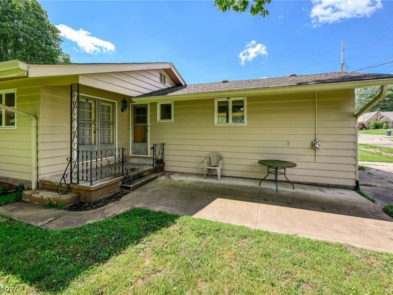 919 Robinson Avenue, Barberton, OH 44203 Photo 2