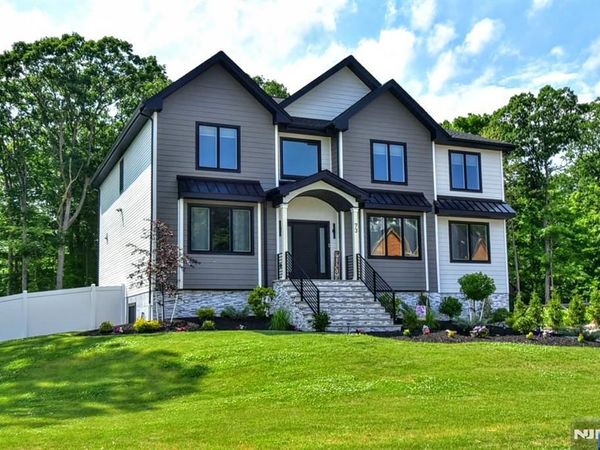 73 Heritage Drive, WEST MILFORD, NJ 07480