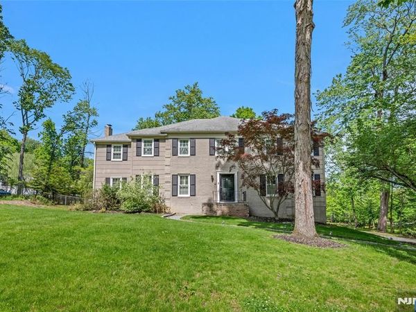 9 Wooded Hill Lane, Randolph Township, NJ 07869