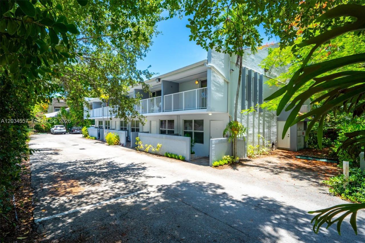3025 Mary St, Unit 1, Miami, FL 33133 Photo