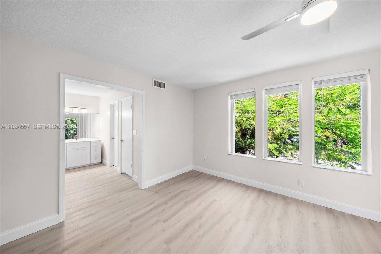 3025 Mary St, Unit 1, Miami, FL 33133 Photo