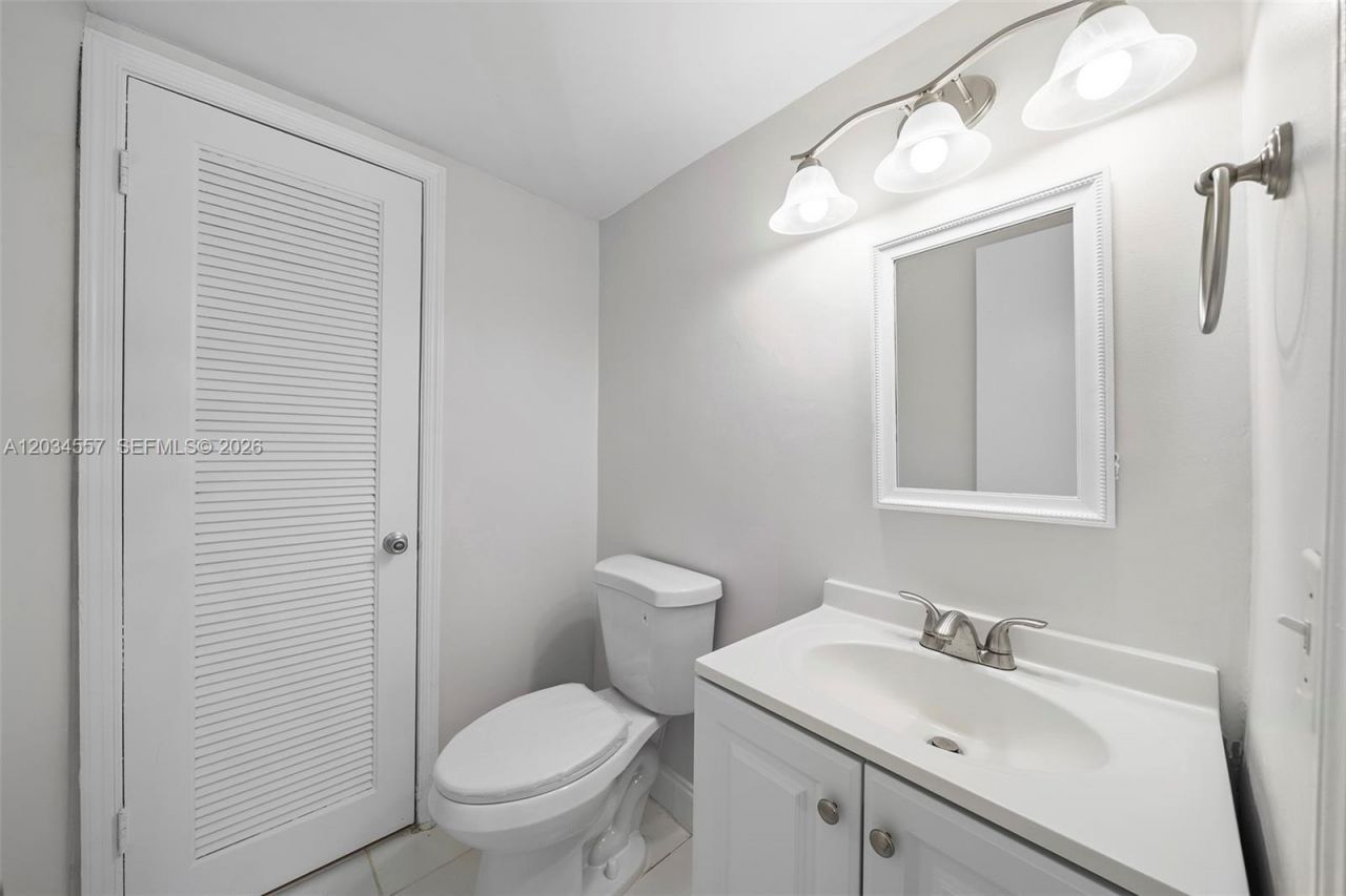 3025 Mary St, Unit 1, Miami, FL 33133 Photo
