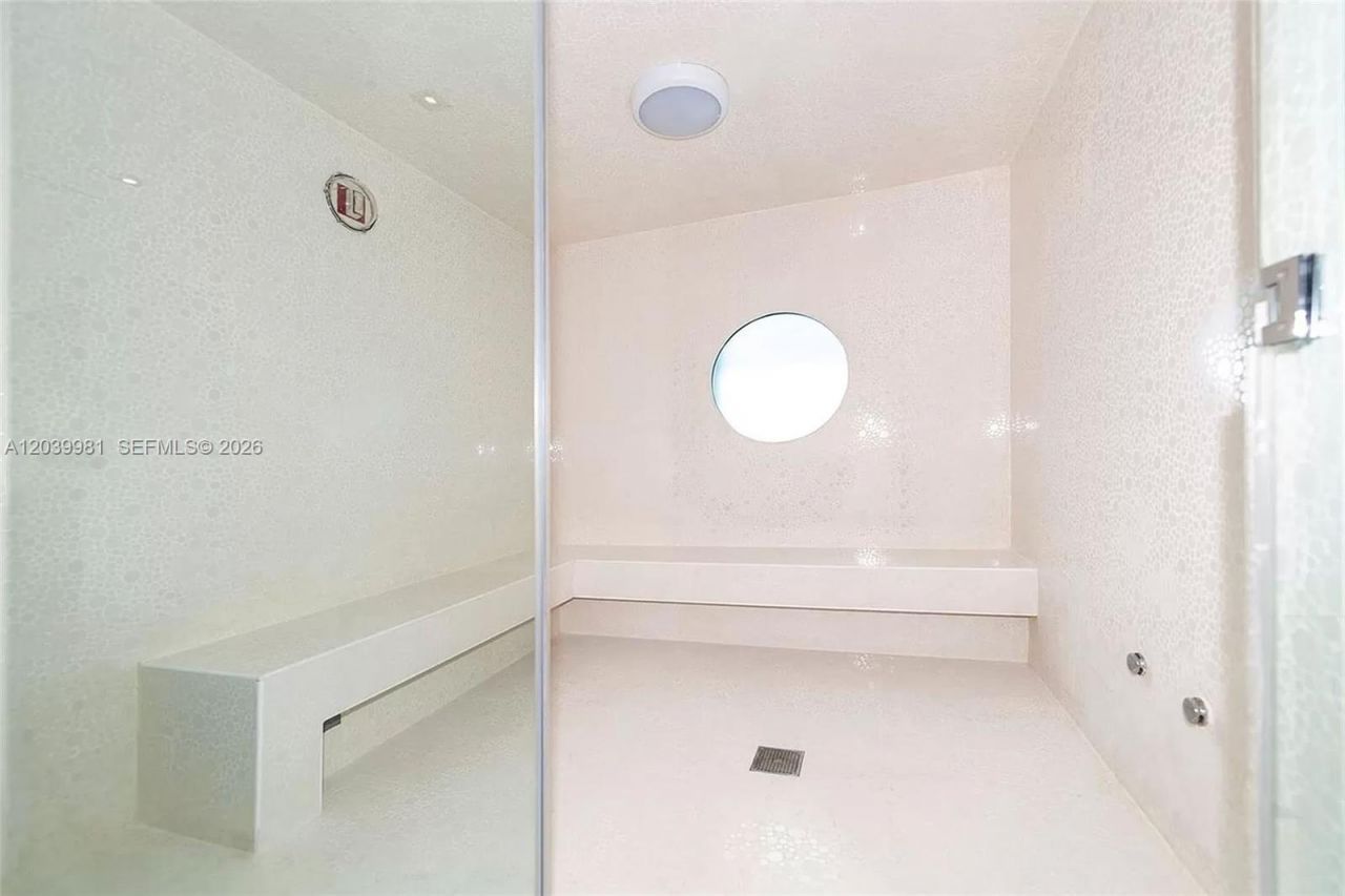 540 West Ave , Unit 2114, Miami Beach, FL 33139 Photo