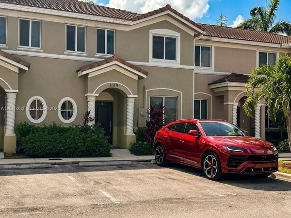 1019 SE 24th Ter , Homestead, FL 33035
