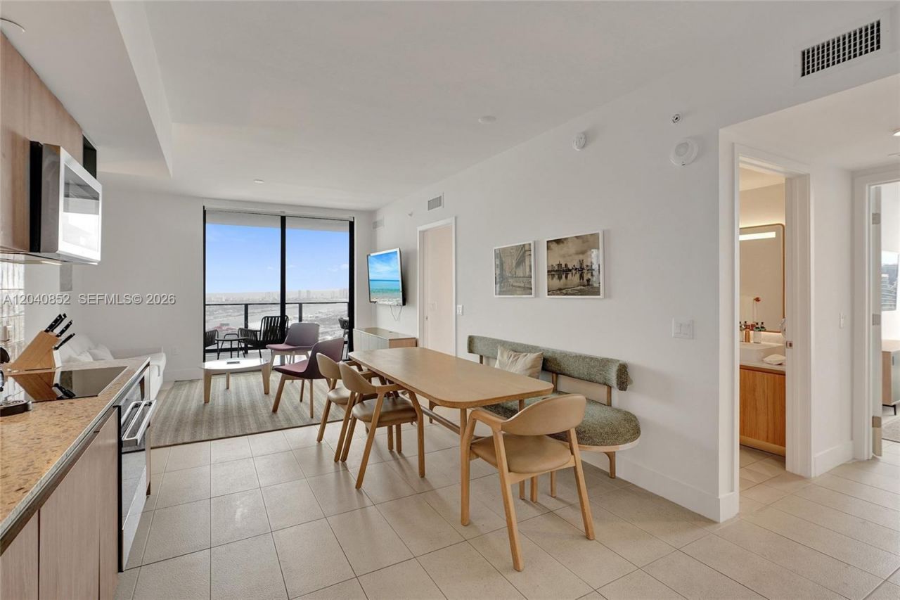 159 NE 6th St , Unit 3916, Miami, FL 33132 Photo