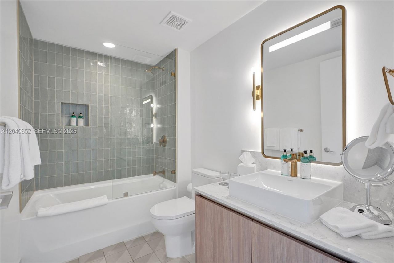 159 NE 6th St , Unit 3916, Miami, FL 33132 Photo