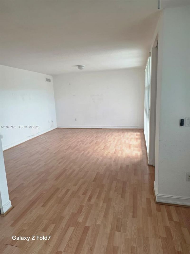 1080 99th St, Unit 323, Bay Harbor Islands, FL 33154 Photo