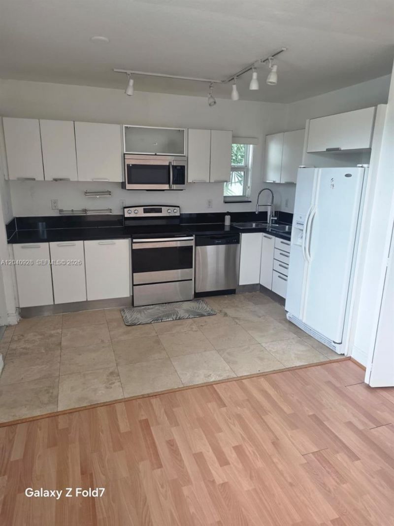 1080 99th St, Unit 323, Bay Harbor Islands, FL 33154 Photo