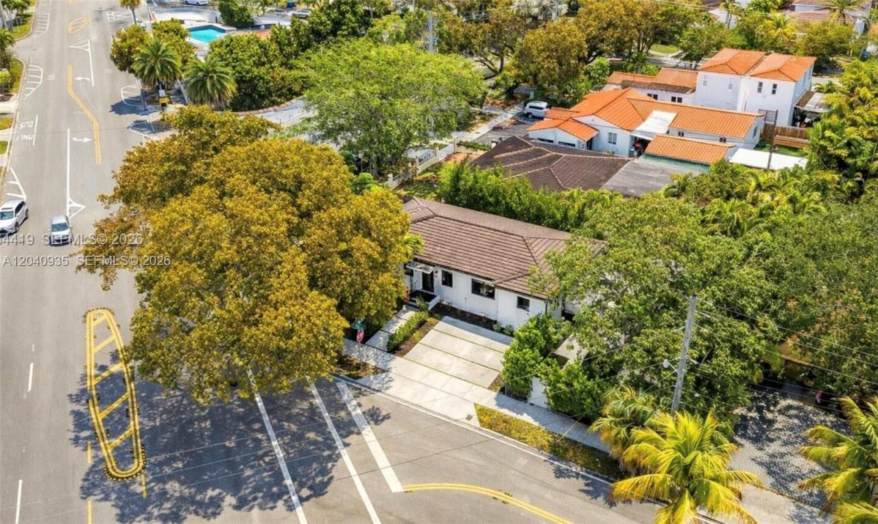 375 SW 32nd Rd , Miami, FL 33129 Photo