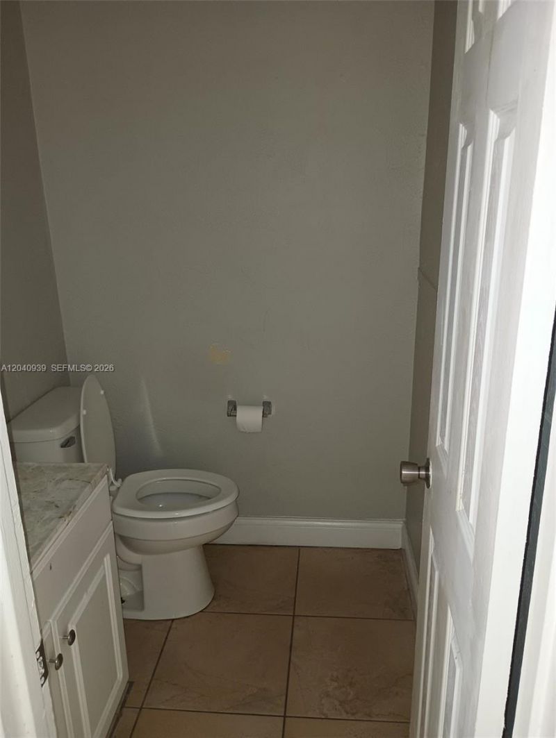 2777 L B Mcleod Rd , Unit C, Orlando, FL 32805 Photo