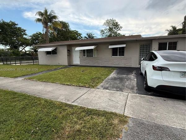 300 SW 9th Ave, Unit A, Hallandale Beach, FL 33009