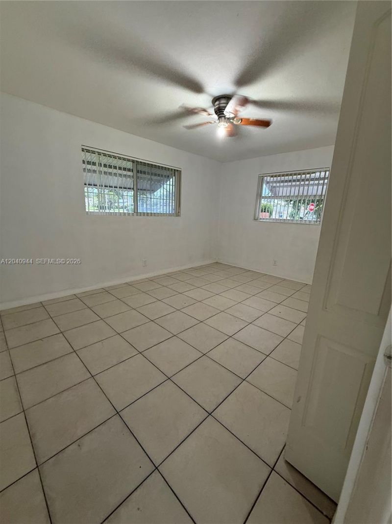 300 SW 9th Ave, Unit A, Hallandale Beach, FL 33009 Photo