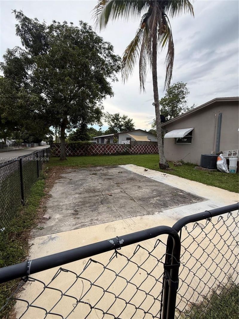 300 SW 9th Ave, Unit A, Hallandale Beach, FL 33009 Photo