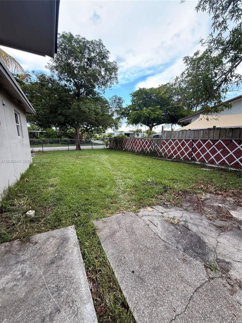 300 SW 9th Ave, Unit A, Hallandale Beach, FL 33009 Photo