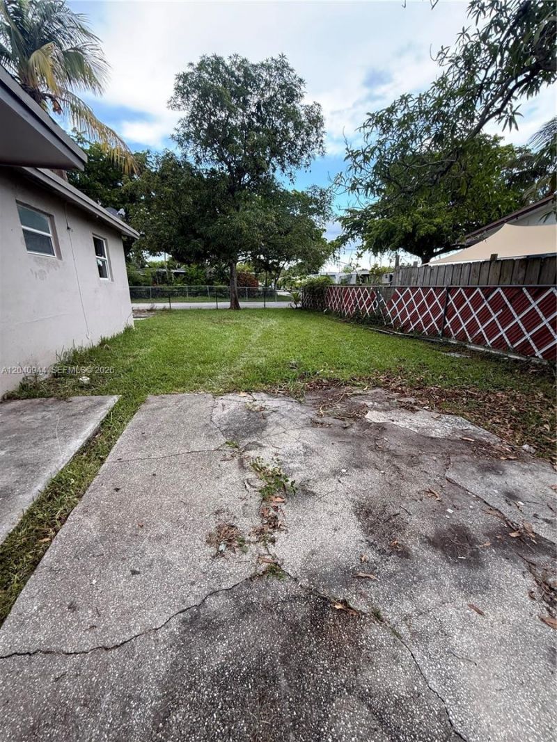 300 SW 9th Ave, Unit A, Hallandale Beach, FL 33009 Photo