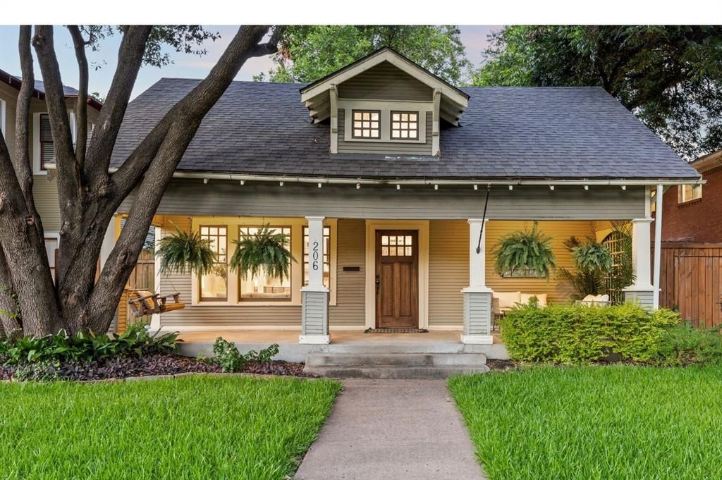 206 S Edgefield Avenue, Dallas, TX 75208 Main Photo