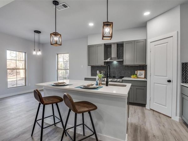 418 Kelly Lane, Seven Points, TX 75143