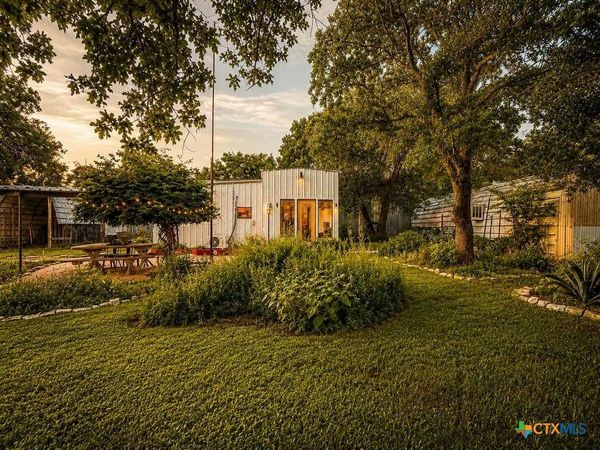 128 E Castlewood Drive , Marble Falls, TX 78654
