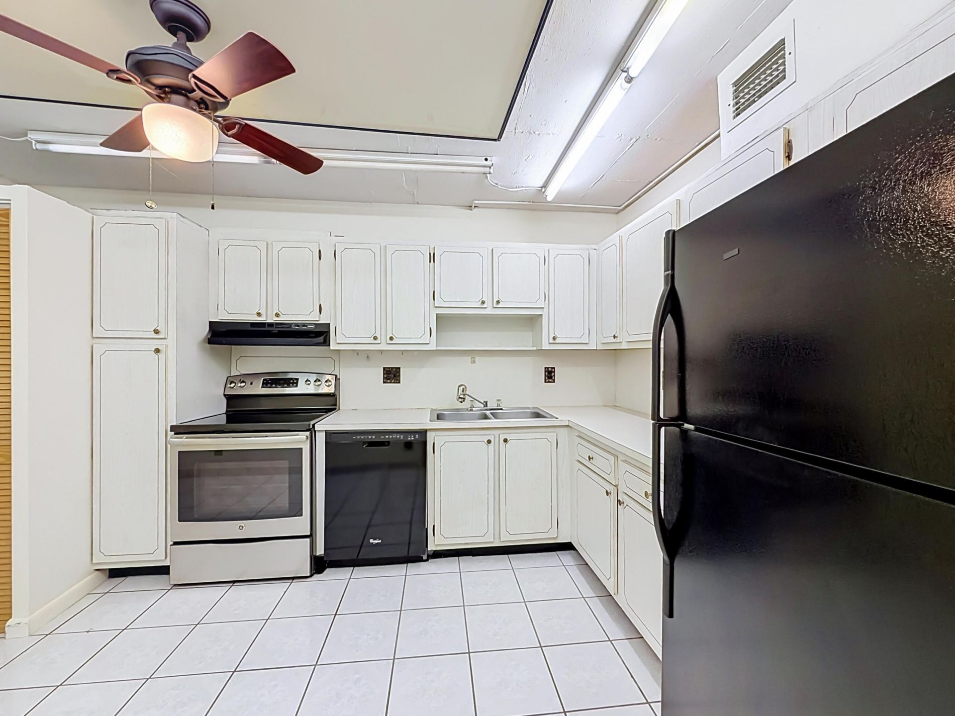 2850 Forest Hills Boulevard, Unit 212, Coral Springs, FL 33065 Photo