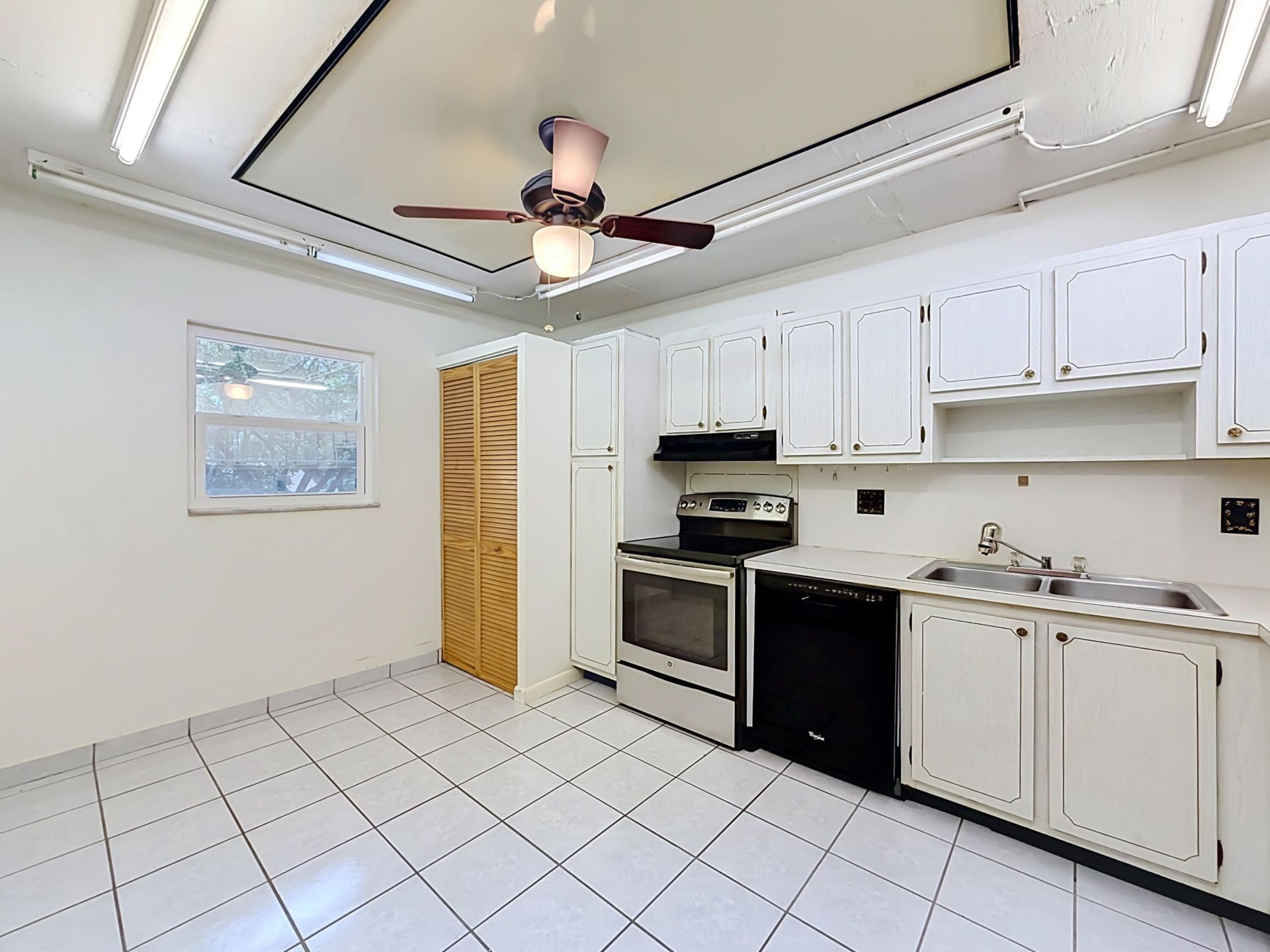 2850 Forest Hills Boulevard, Unit 212, Coral Springs, FL 33065 Photo