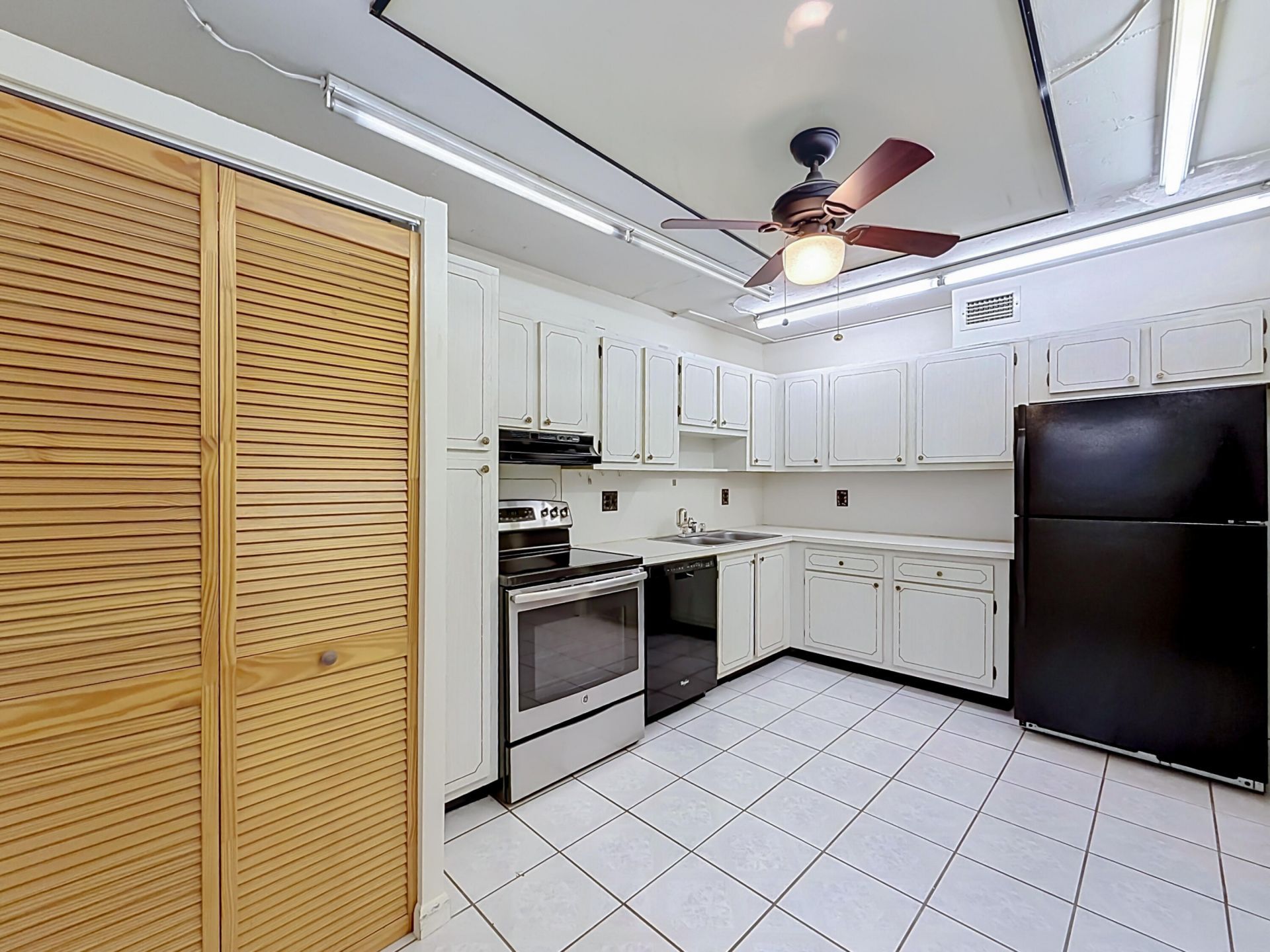 2850 Forest Hills Boulevard, Unit 212, Coral Springs, FL 33065 Photo