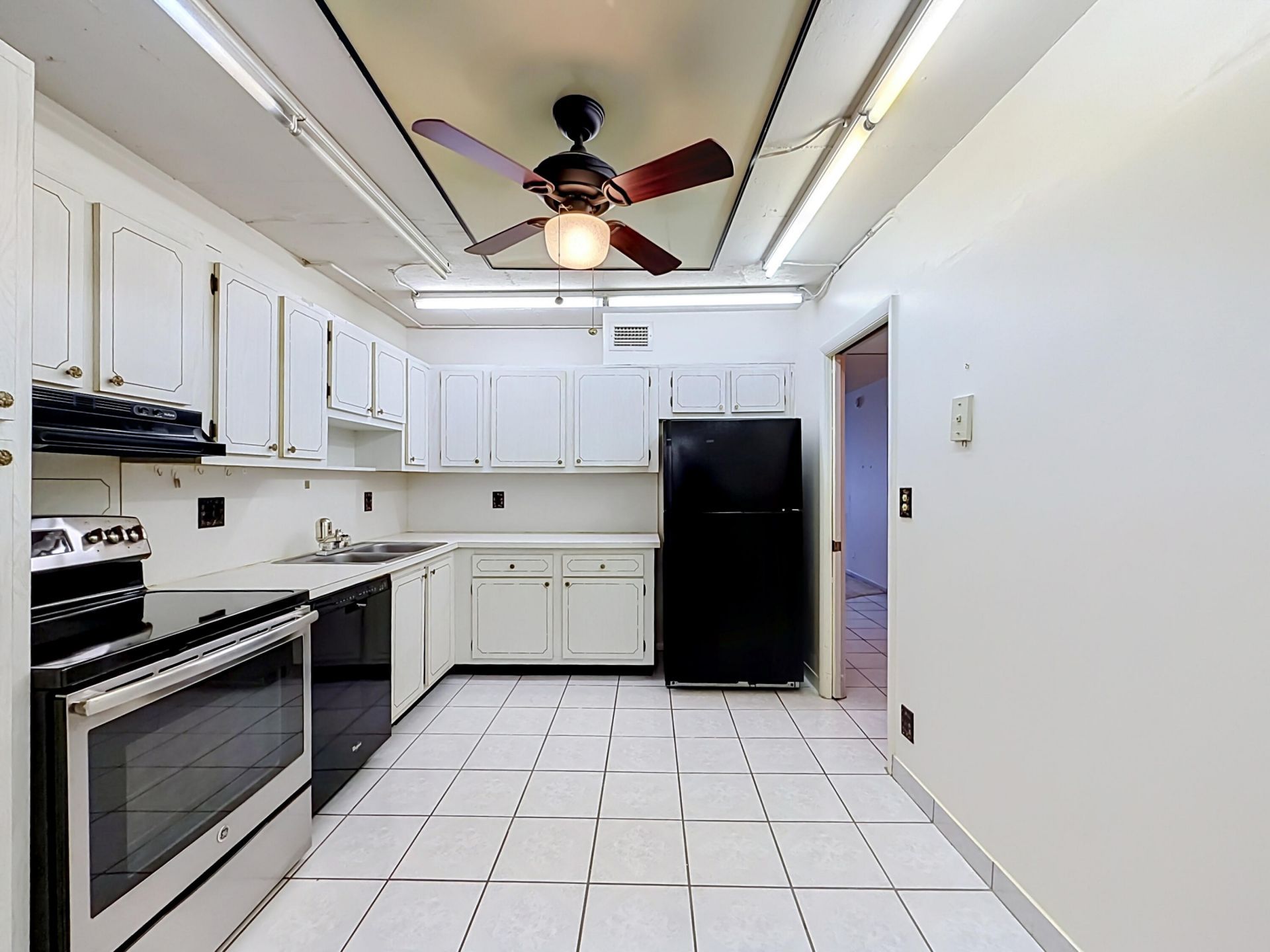 2850 Forest Hills Boulevard, Unit 212, Coral Springs, FL 33065 Photo