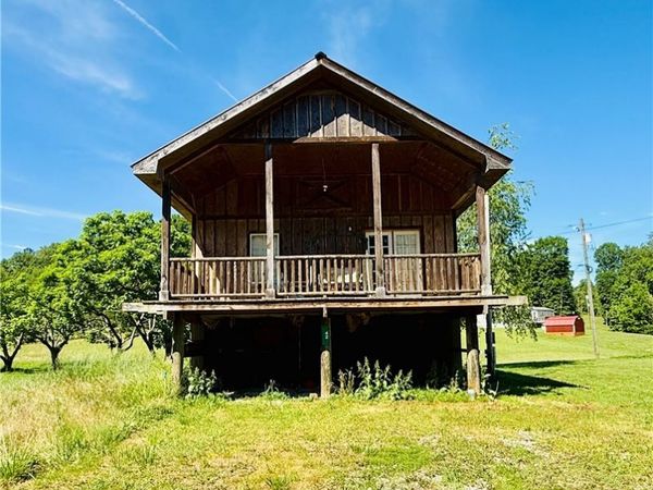 42 Stewart Street, Creston, WV 26141
