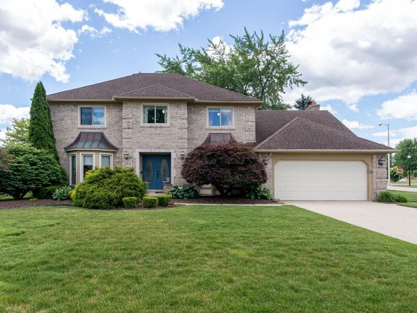 37155 Muirfield Drive, Livonia, MI 48152