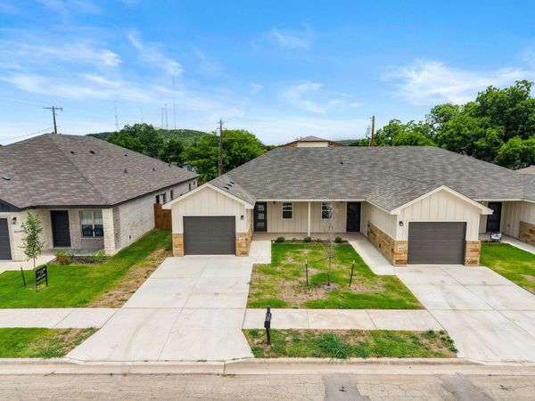 410 W Avenue C , Copperas Cove, TX 76522