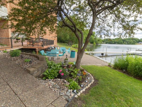 329 Geneva Avenue N, Unit 315, Oakdale, MN 55128
