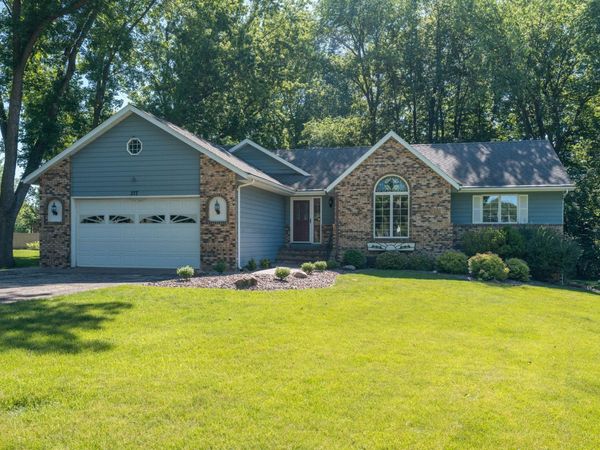 377 Carol Court , Mankato, MN 56003