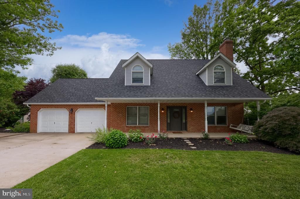 70 Dogwood Lane, Manchester, PA 17345 Main Photo