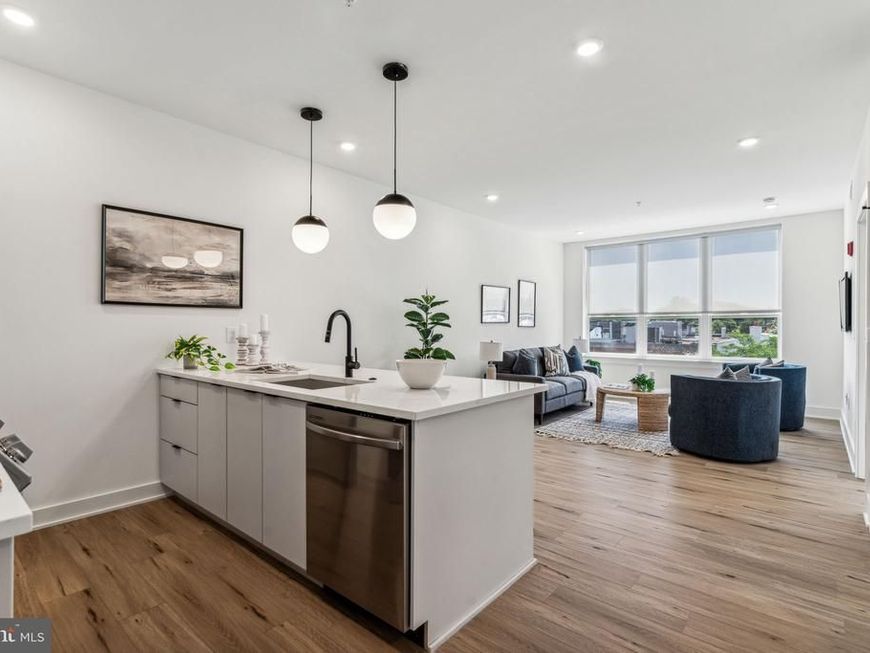 139 W Chelten Avenue, Unit 203, Philadelphia, PA 19144 Main Photo