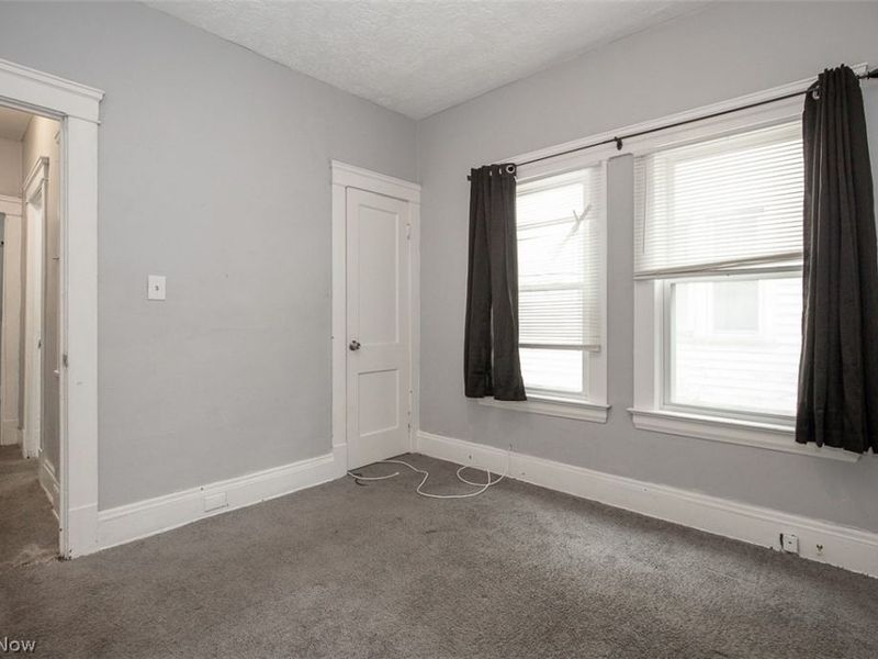 9421 Parkview Avenue, Cleveland, OH 44104 Photo 13