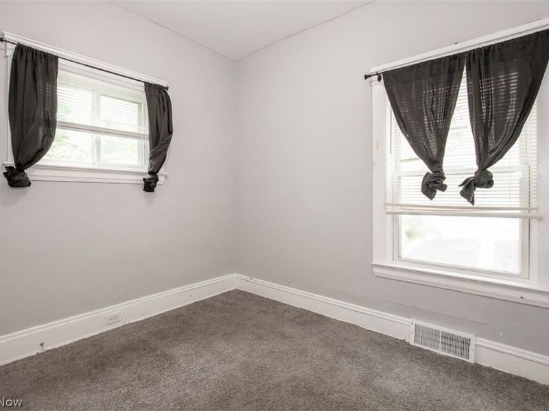 9421 Parkview Avenue, Cleveland, OH 44104 Photo 15