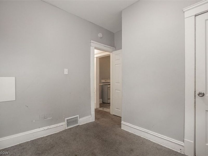 9421 Parkview Avenue, Cleveland, OH 44104 Photo 16