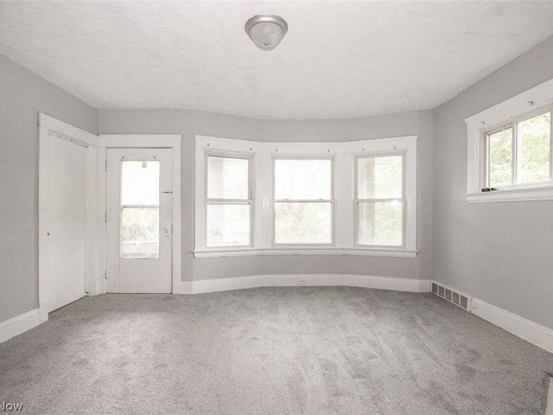 9421 Parkview Avenue, Cleveland, OH 44104 Photo 18