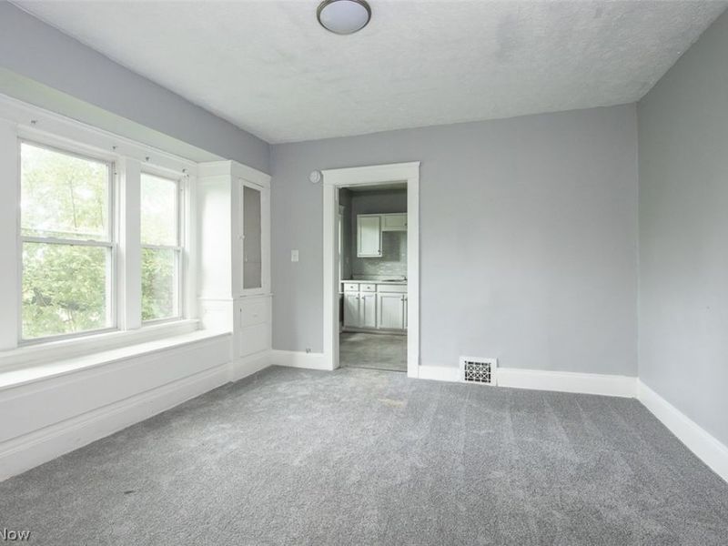 9421 Parkview Avenue, Cleveland, OH 44104 Photo 21