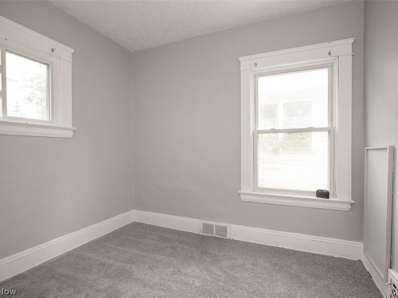 9421 Parkview Avenue, Cleveland, OH 44104 Photo 30