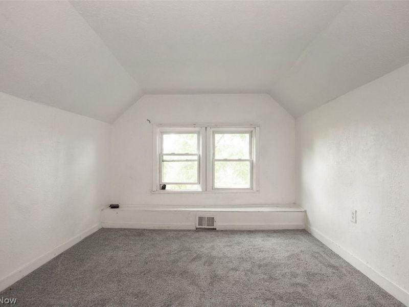 9421 Parkview Avenue, Cleveland, OH 44104 Photo 35