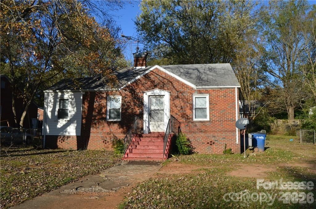 316 Westwood Drive, Statesville, NC 28677 Main Photo
