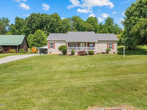 658 Cross Community Road, Blountville, TN 37617