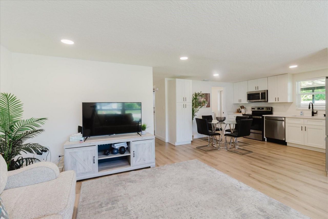 916 17th Street N, Saint Petersburg, FL 33713 Photo