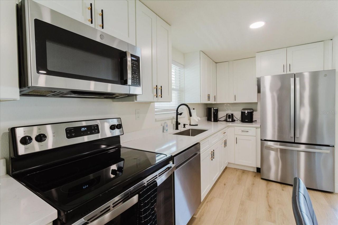 916 17th Street N, Saint Petersburg, FL 33713 Photo