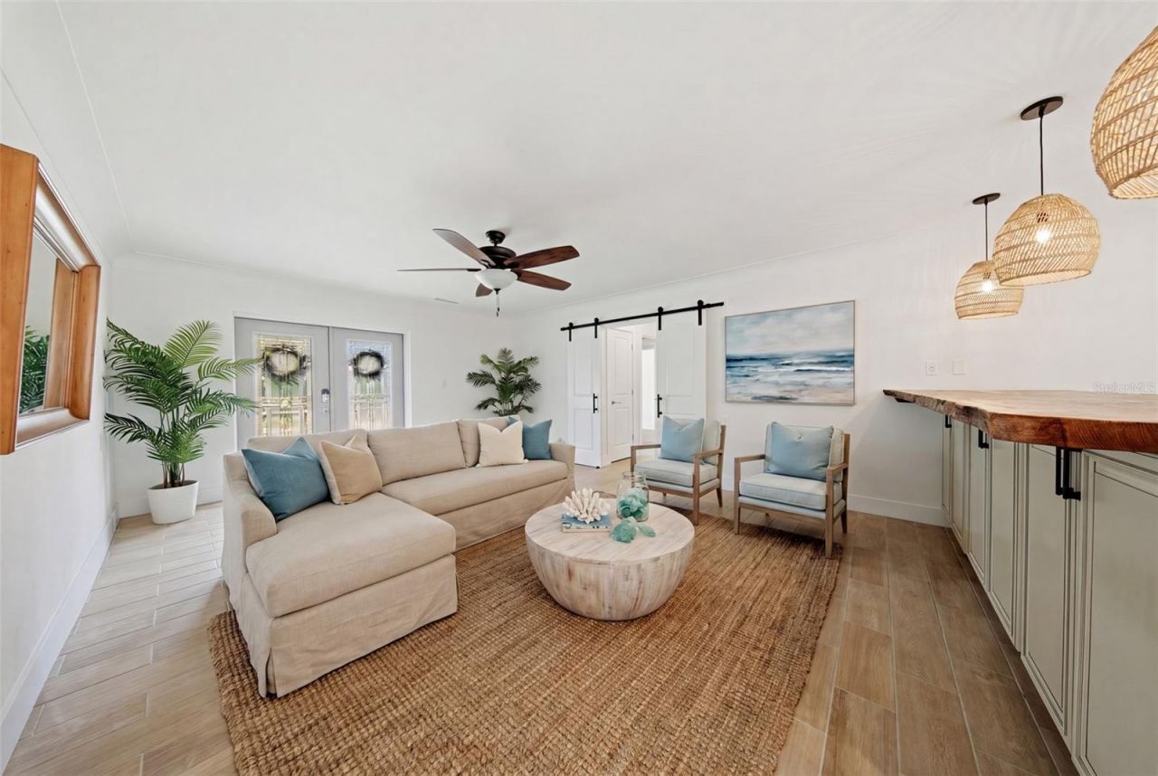 7039 Hibiscus Avenue S, South Pasadena, FL 33707 Photo
