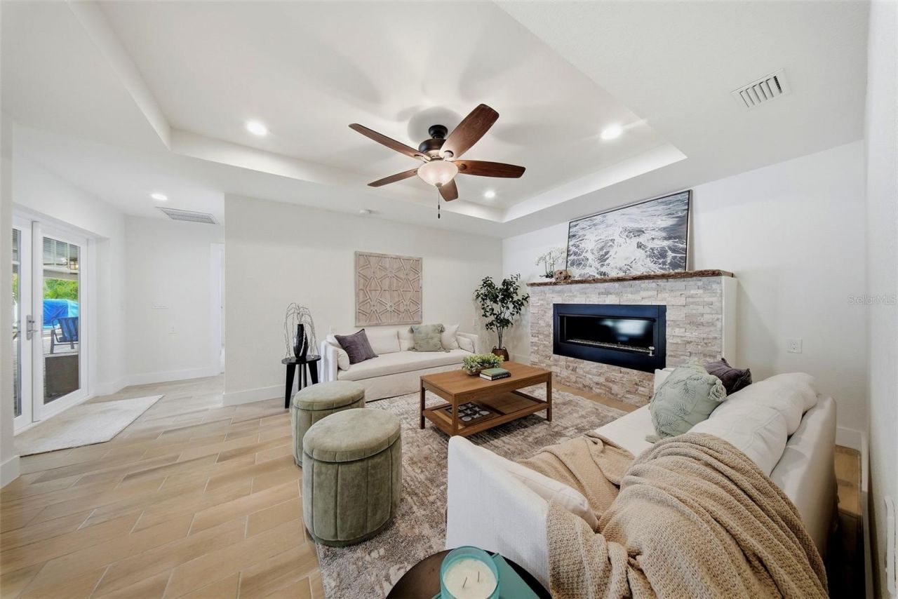 7039 Hibiscus Avenue S, South Pasadena, FL 33707 Photo