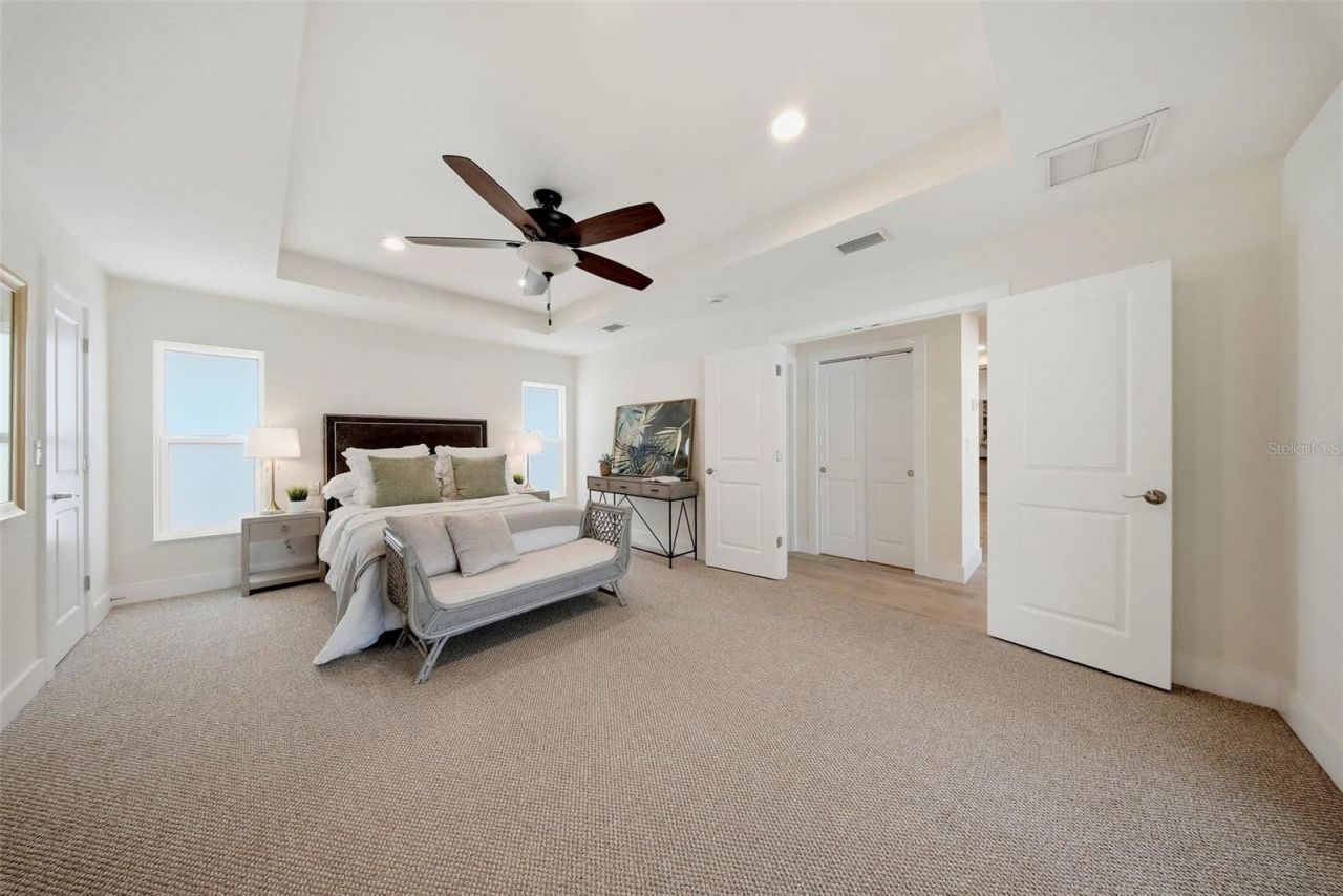 7039 Hibiscus Avenue S, South Pasadena, FL 33707 Photo
